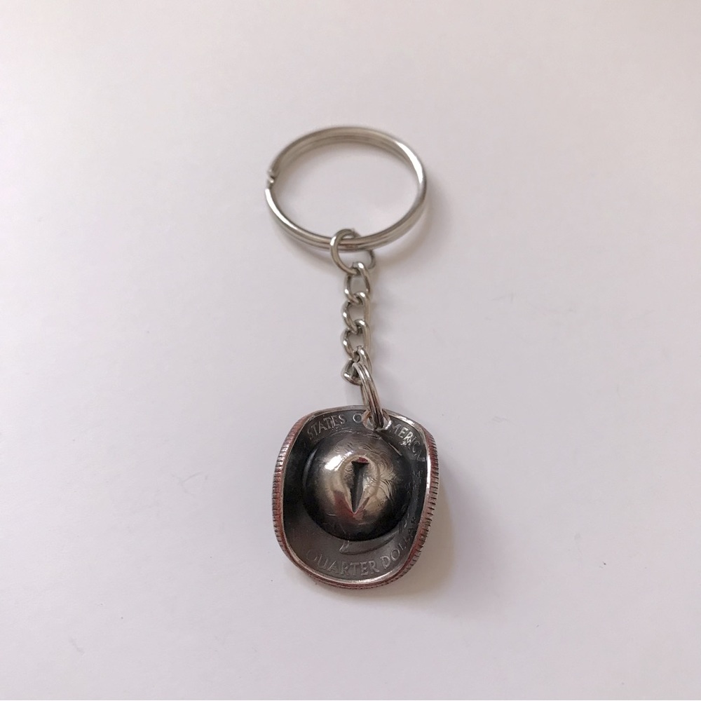 Handcrafted Rodeo Cowboy Cowgirl Hat 25 Cent Quarter Coin Keychain 2001 Vermont - Picture 8 of 9